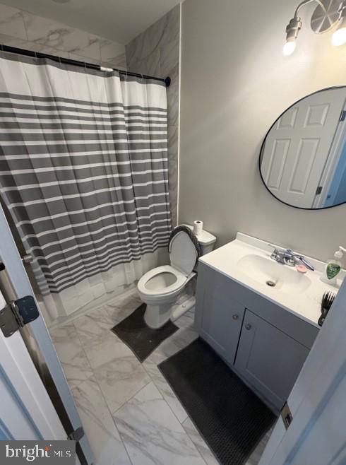 1534 Overington St Property Photo 11