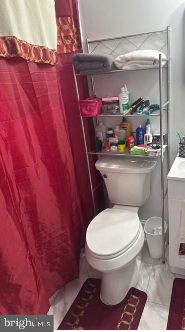1534 Overington St Property Photo 17
