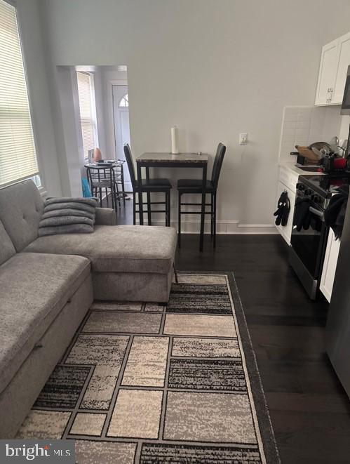 1534 Overington St Property Photo 22