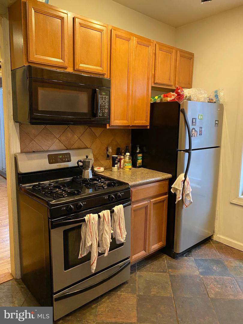 3212 Winter St Property Photo 2