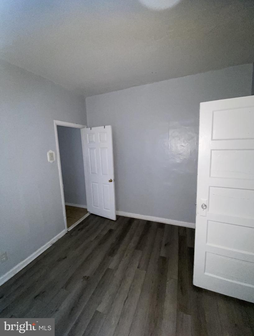 5133 Irving St #a Property Photo 3