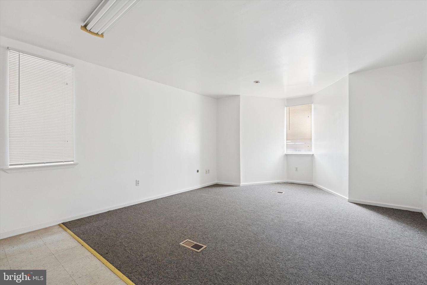 2260 N Broad St Property Photo 6
