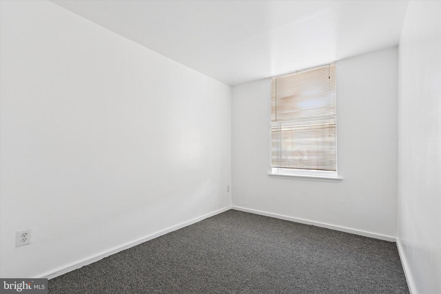 2260 N Broad St Property Photo 11