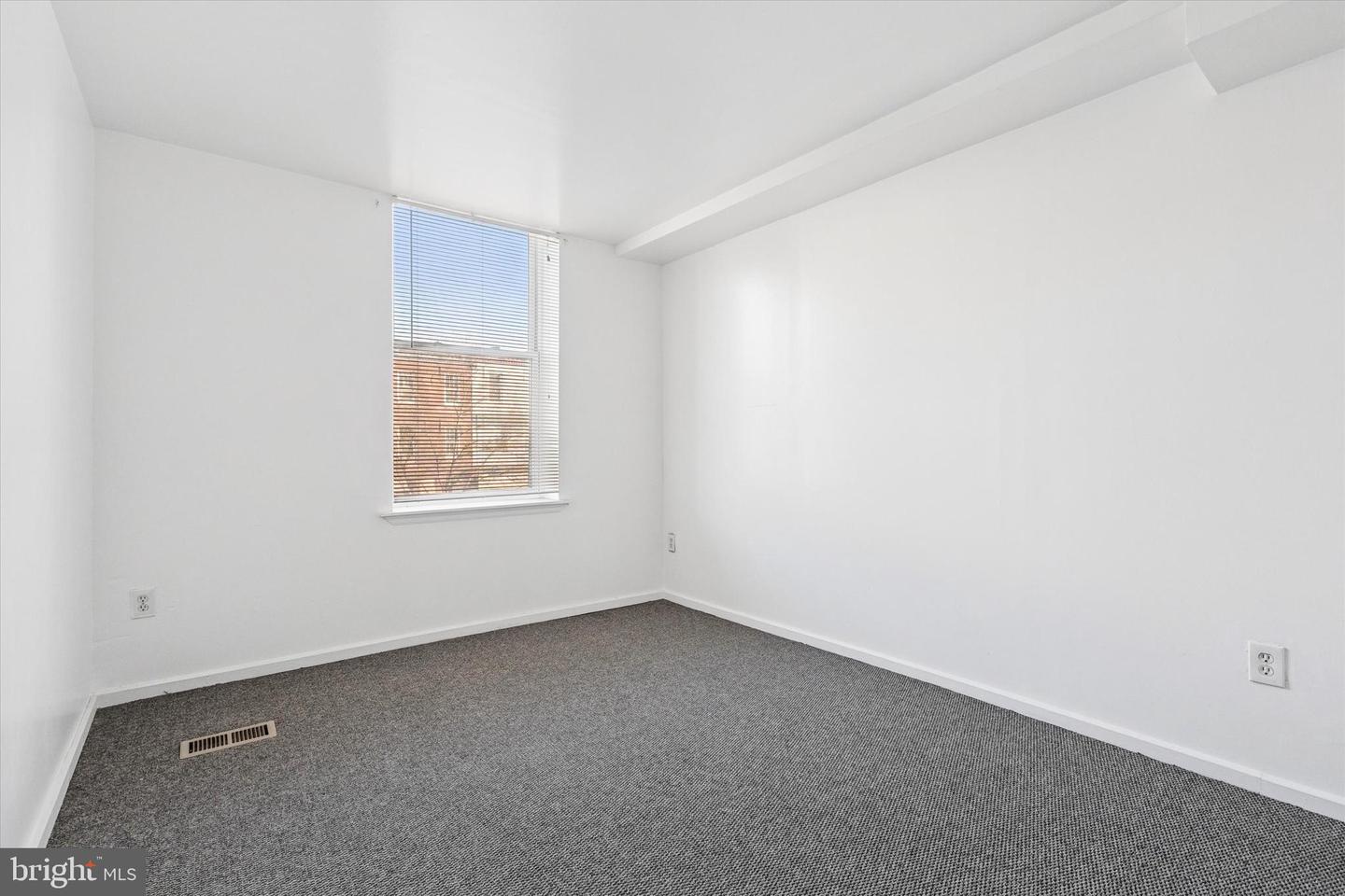 2260 N Broad St Property Photo 15