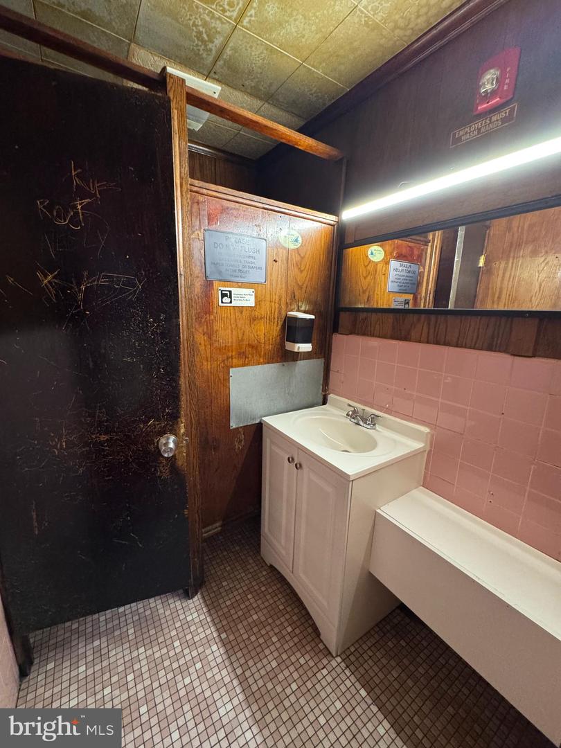 5007 Frankford Ave Property Photo 11