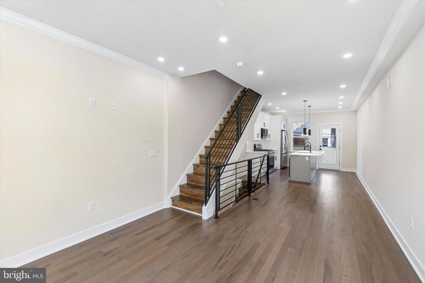 2625 Wilder St Property Photo 2