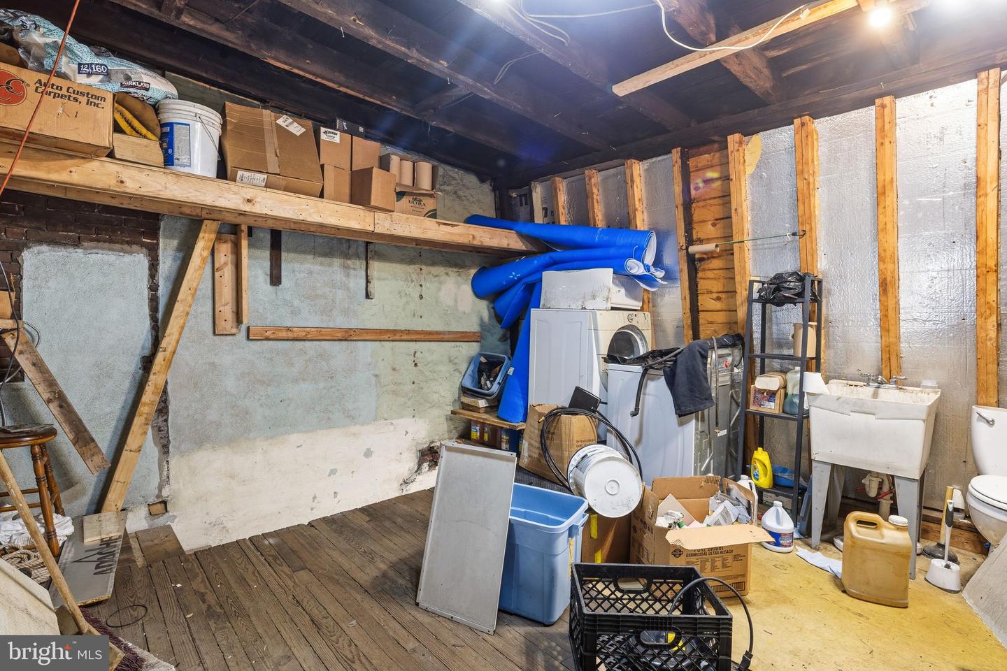 2659 Collins St Property Photo 6