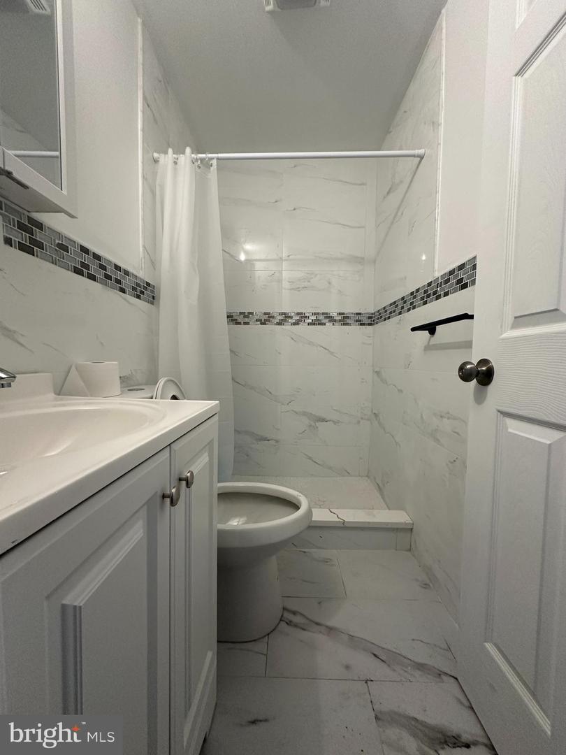 3843 Baring St Property Photo 3