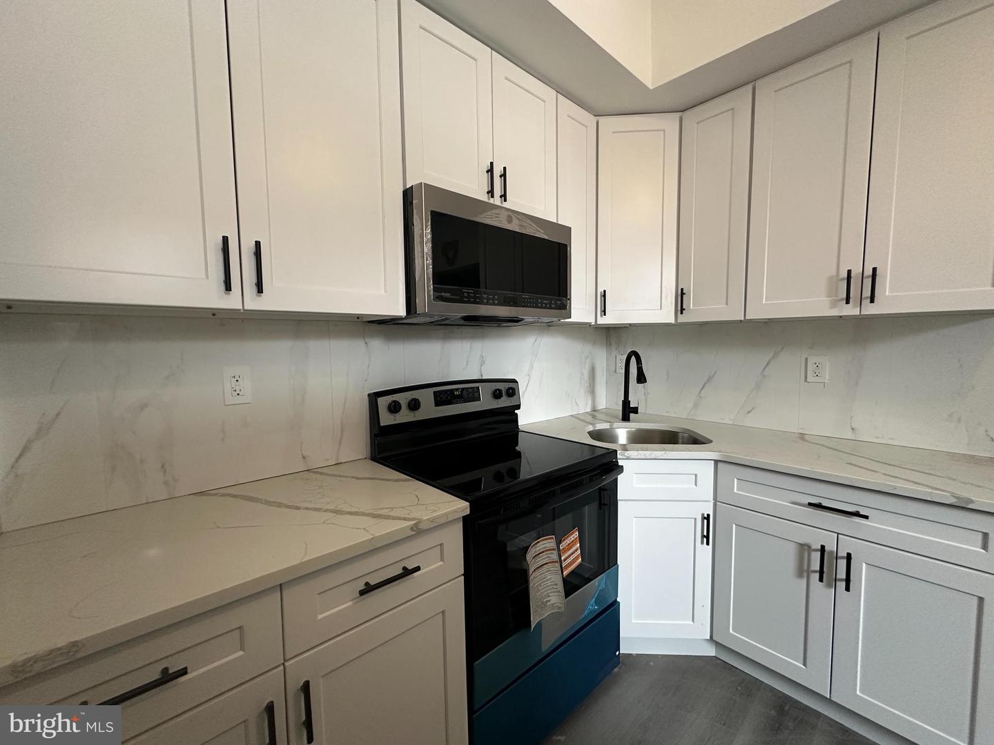 3843 Baring St Property Photo 19