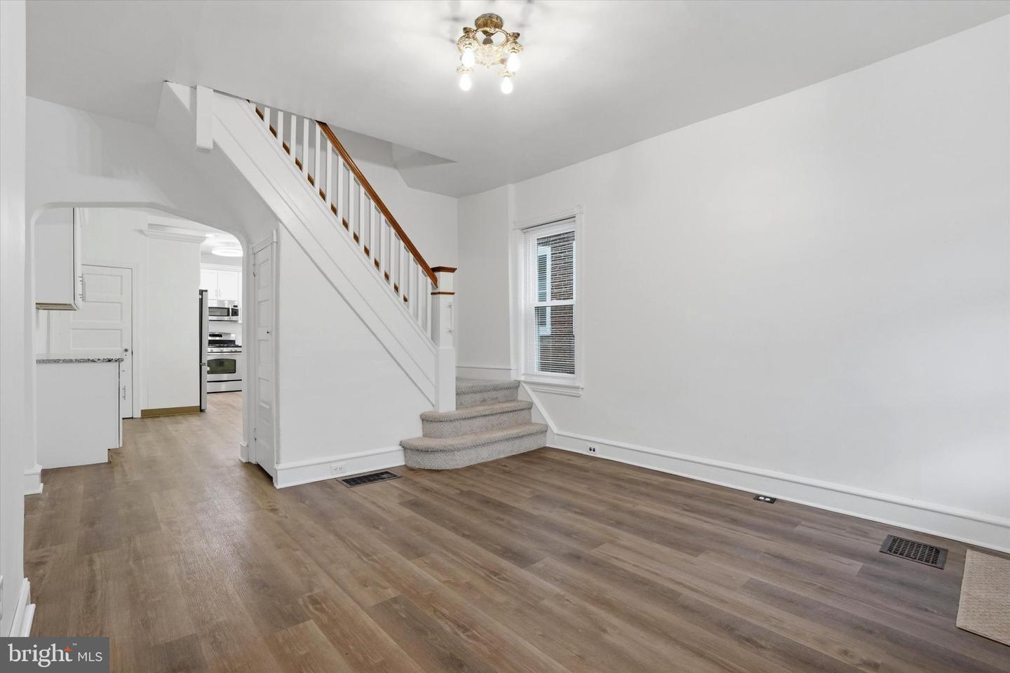 412 Delmar St Property Photo 6
