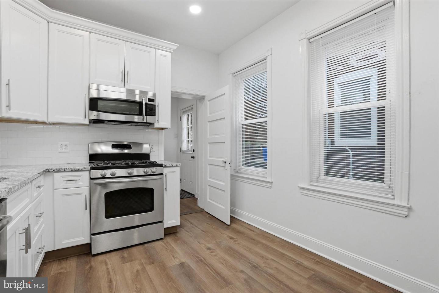 412 Delmar St Property Photo 17