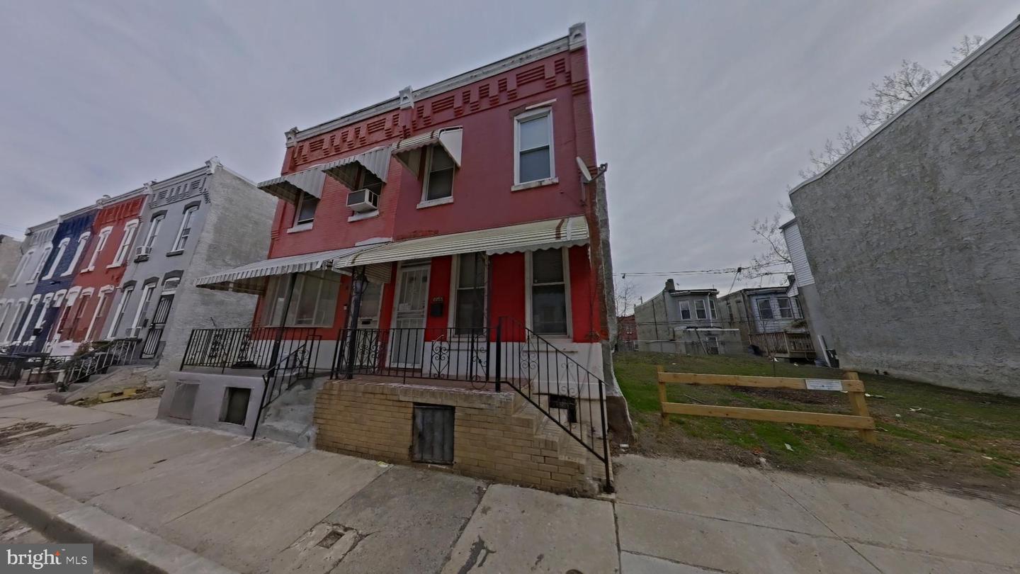 2255 N CLEVELAND ST Property Photo 1