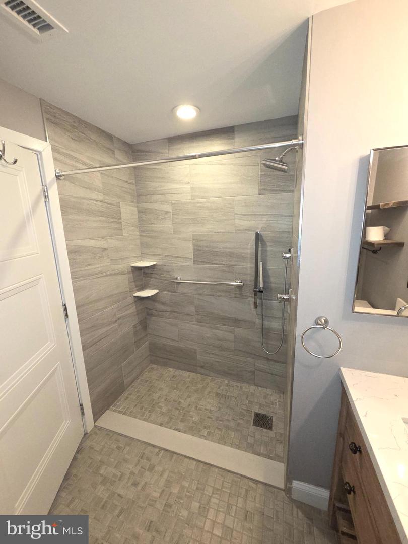 717-00 S Chris Columbus Blvd #1104 Property Photo 19