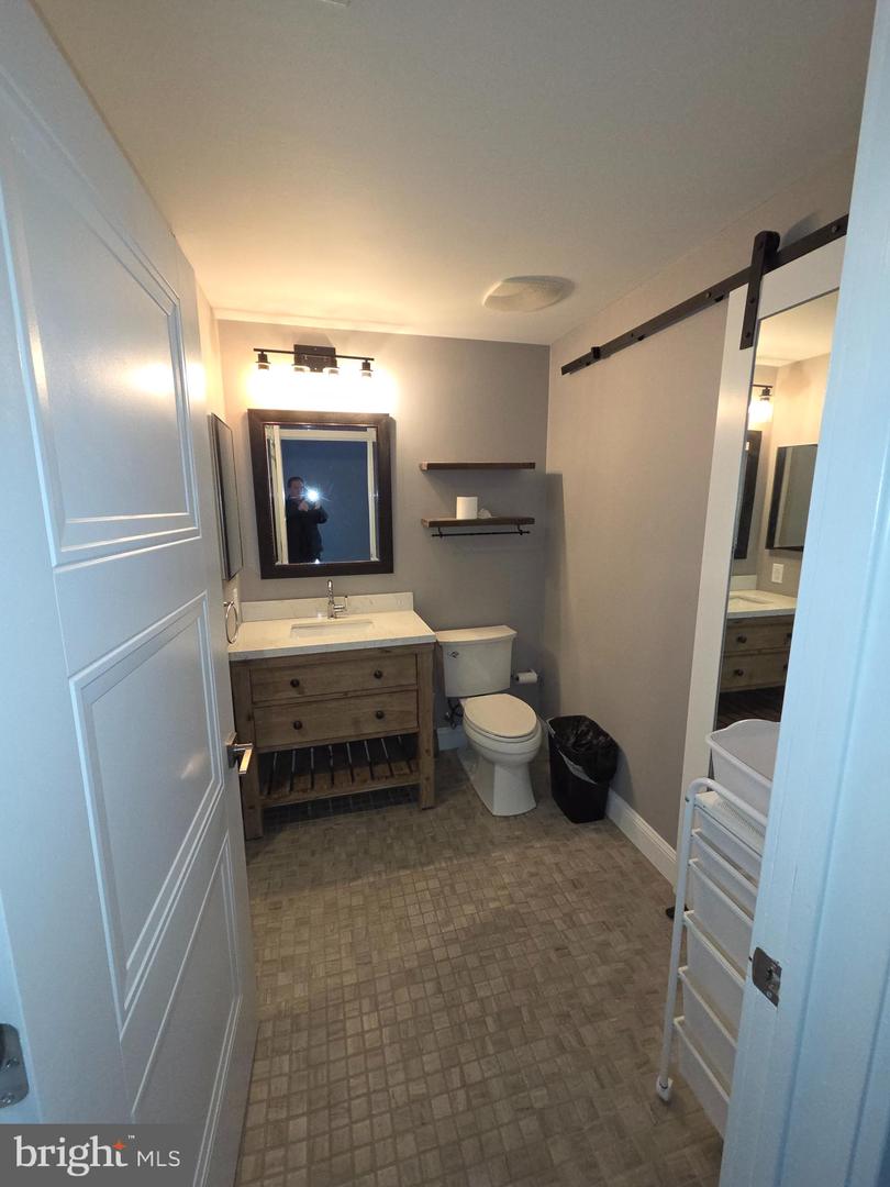 717-00 S Chris Columbus Blvd #1104 Property Photo 22