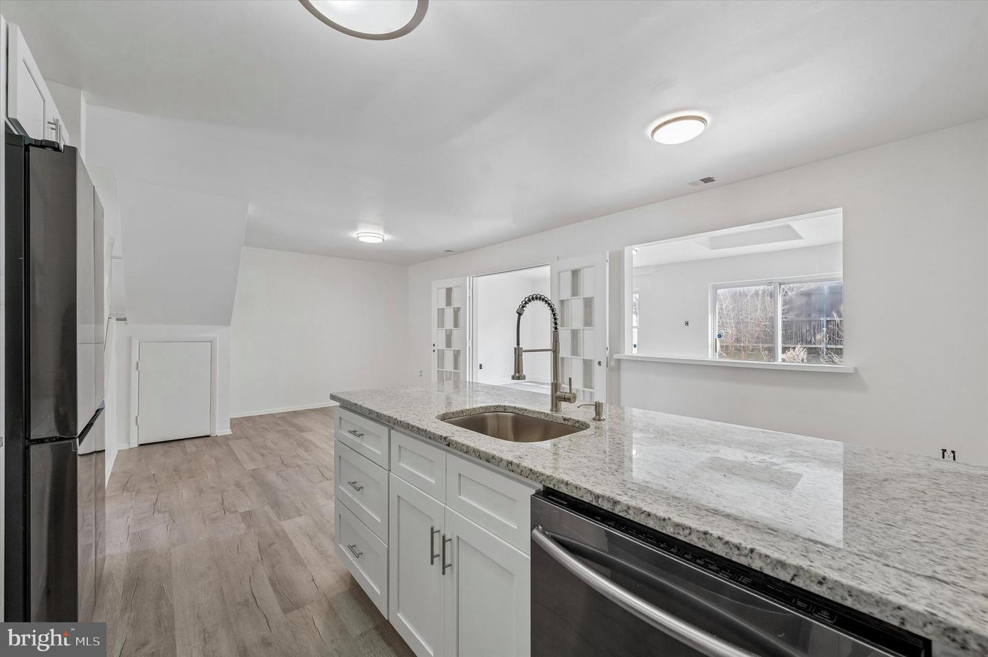 8410 Lyons Pl Property Photo 11