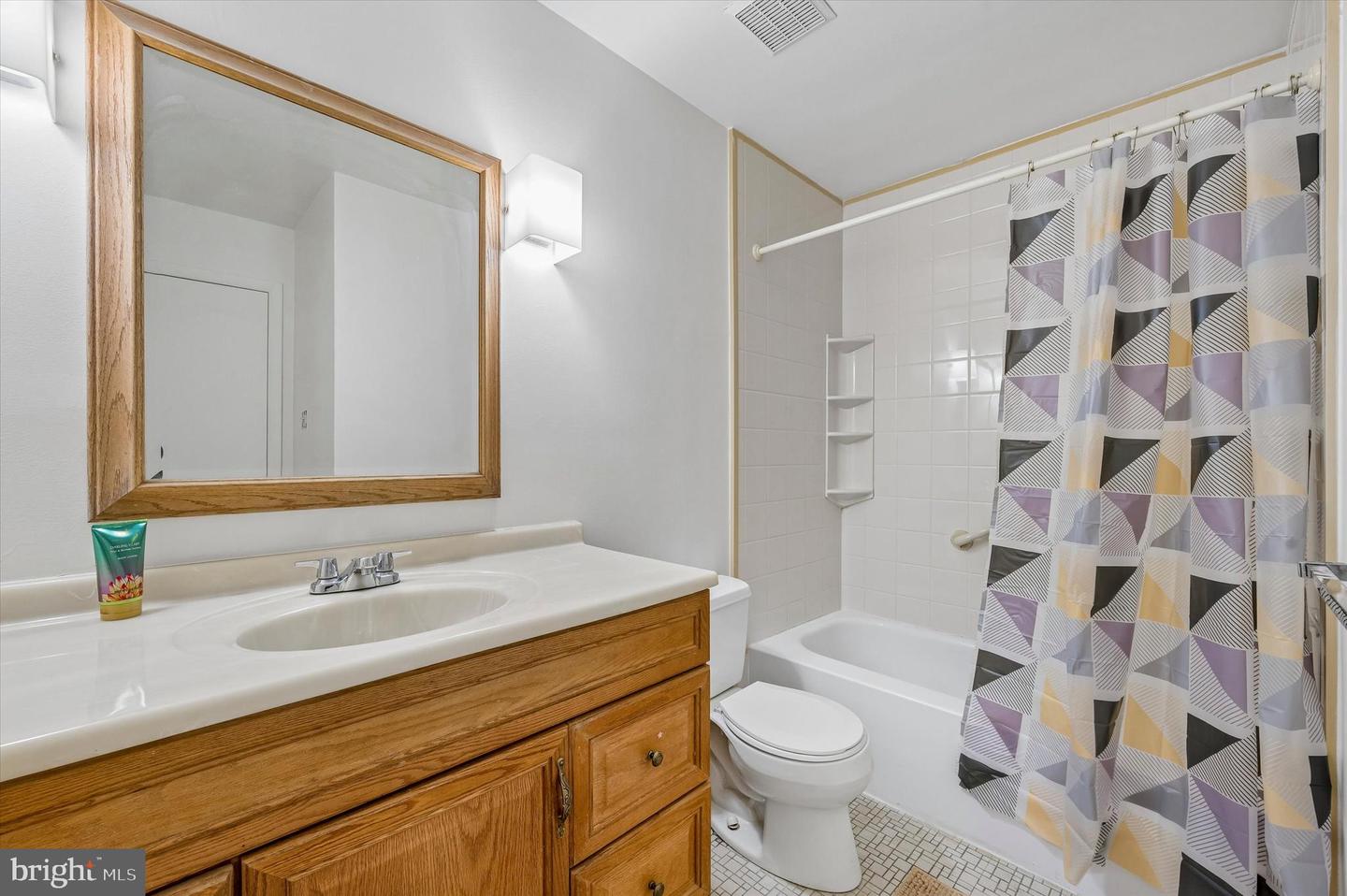 8410 Lyons Pl Property Photo 17