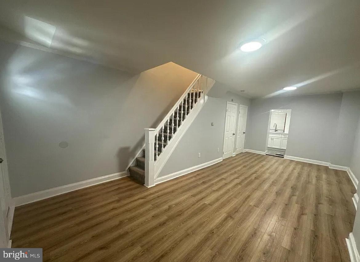 667 E Thayer St Property Photo 2