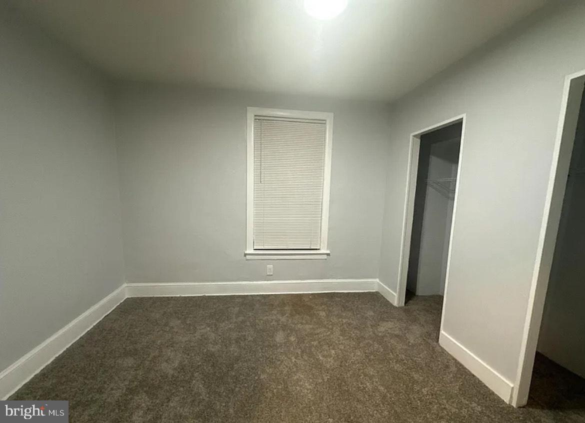 667 E Thayer St Property Photo 6