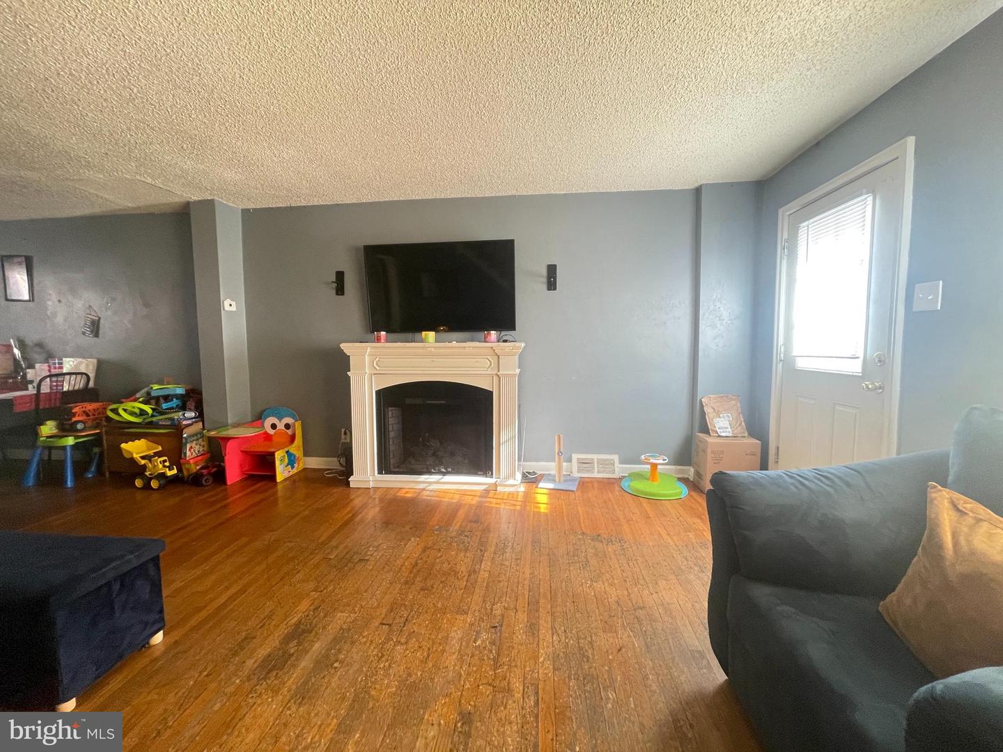 1245 Hale St Property Photo 2