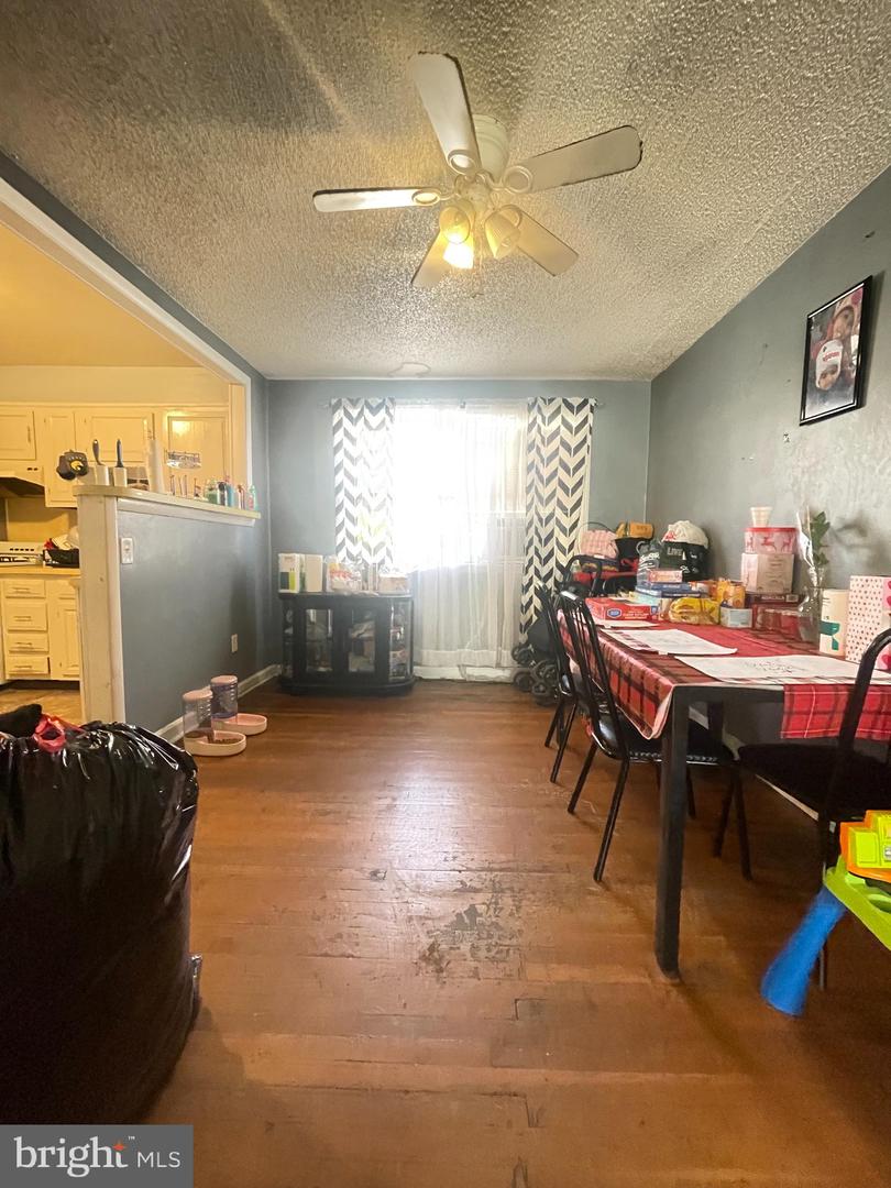 1245 Hale St Property Photo 3