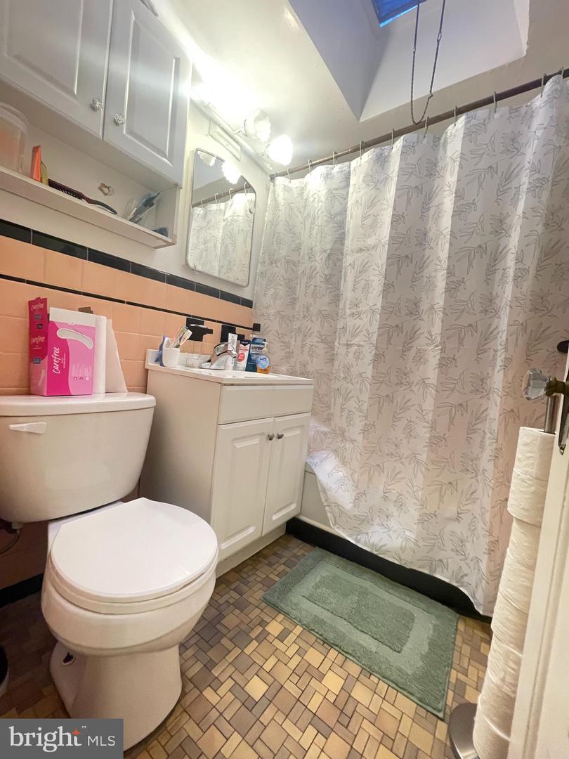 1245 Hale St Property Photo 11