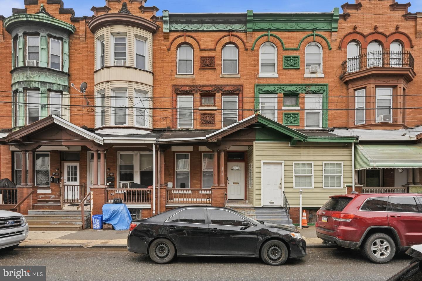 3716 N CARLISLE ST Property Photo 1