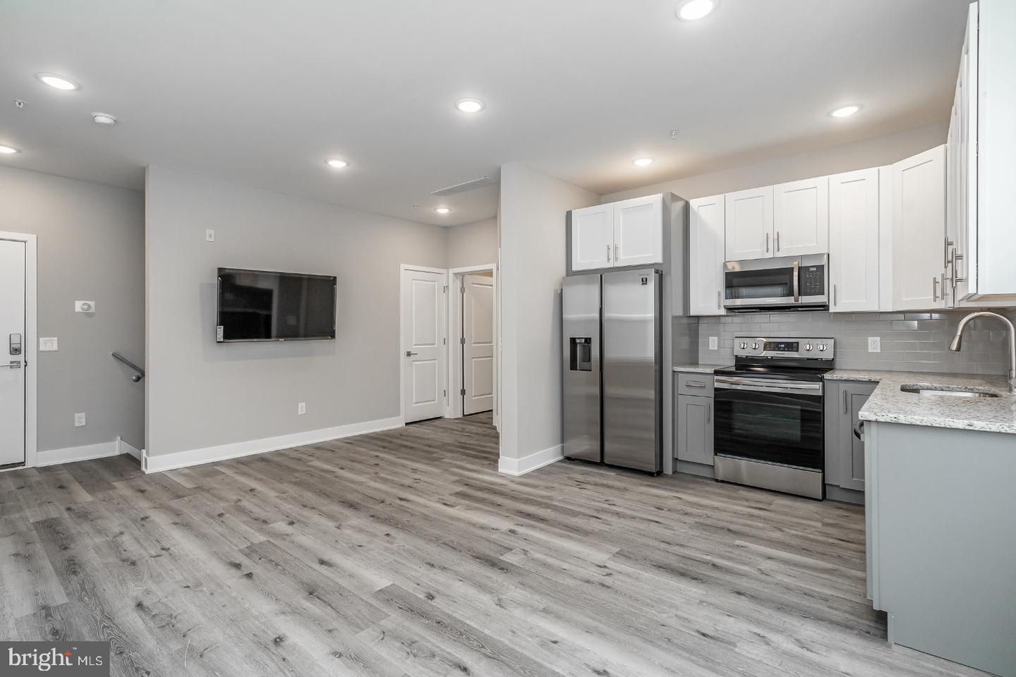 616 N UNION ST #B Property Photo 1