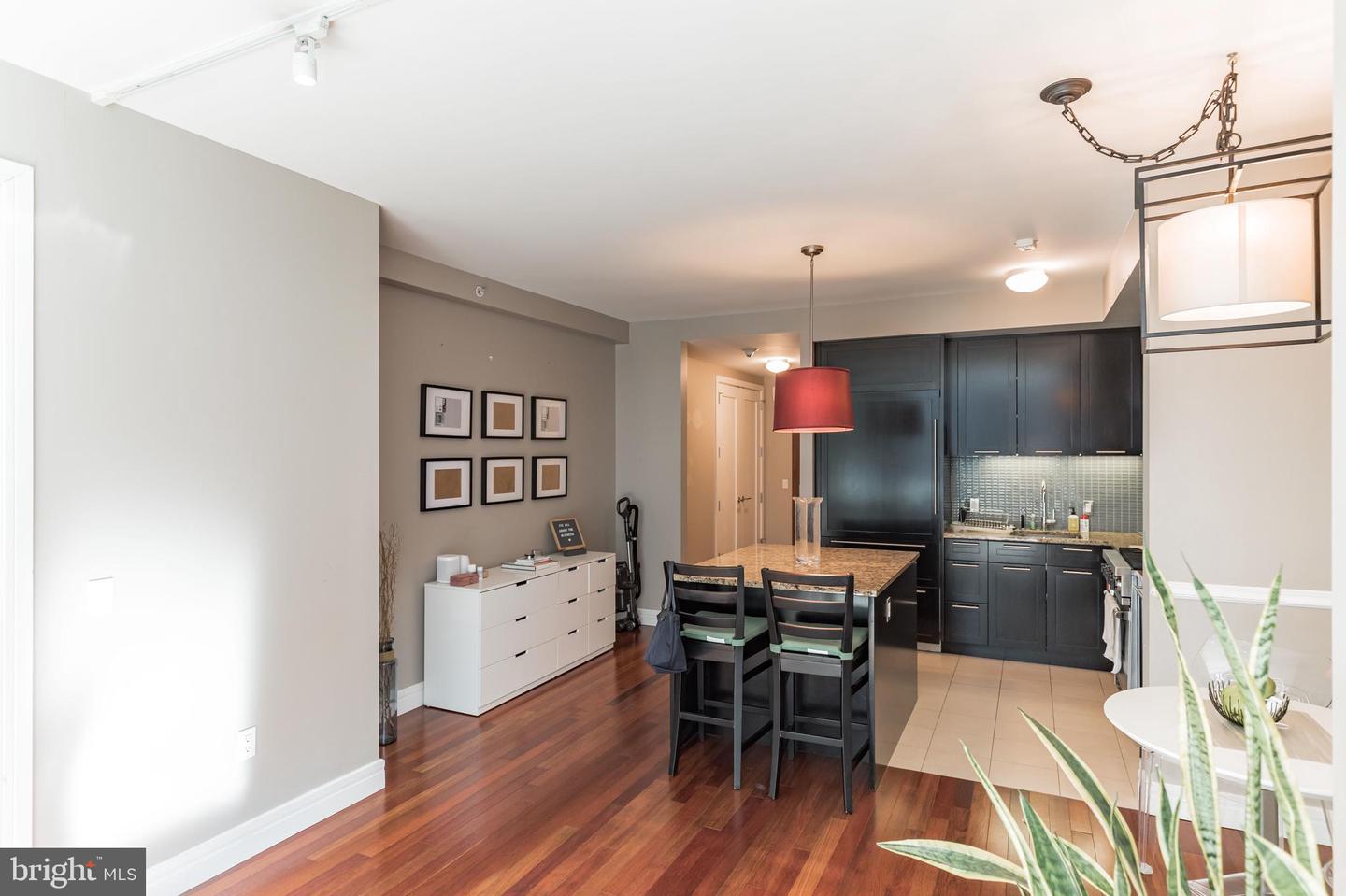 1414 S Penn Sq #16g Property Photo 4