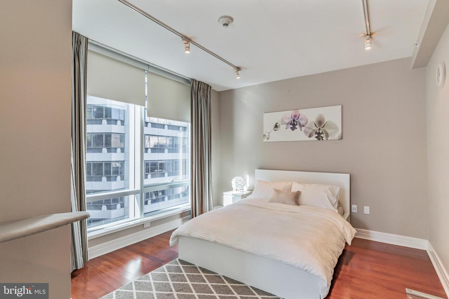 1414 S Penn Sq #16g Property Photo 7