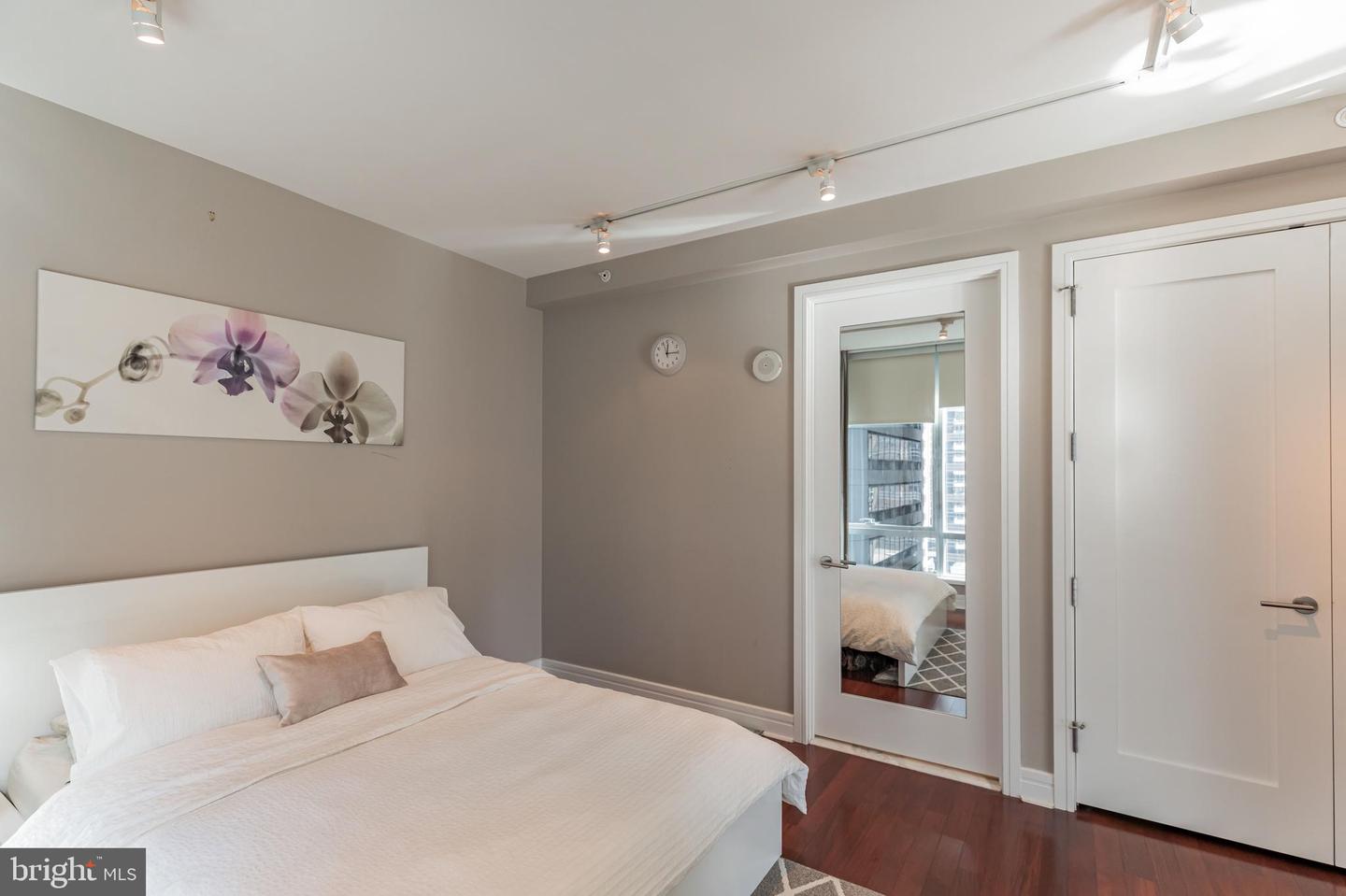 1414 S Penn Sq #16g Property Photo 12