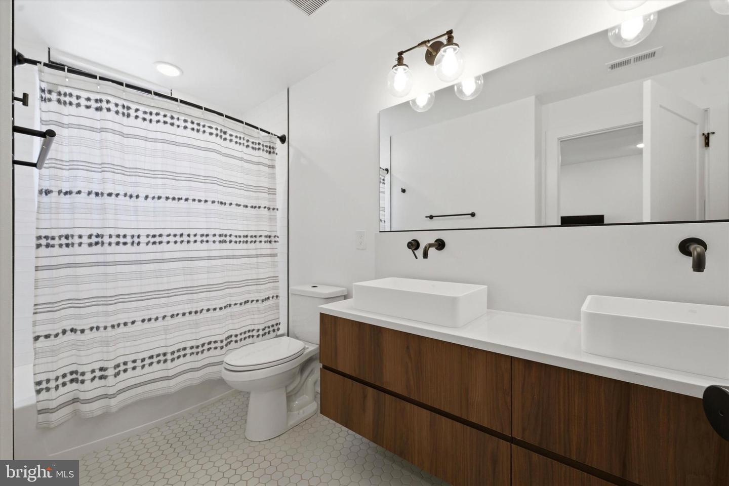 1723 Francis St #3f Property Photo 17