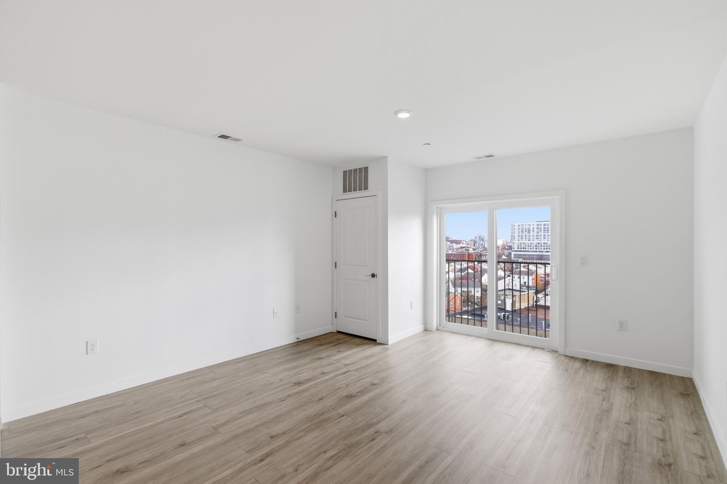 915 N Broad St #606 Property Photo 6