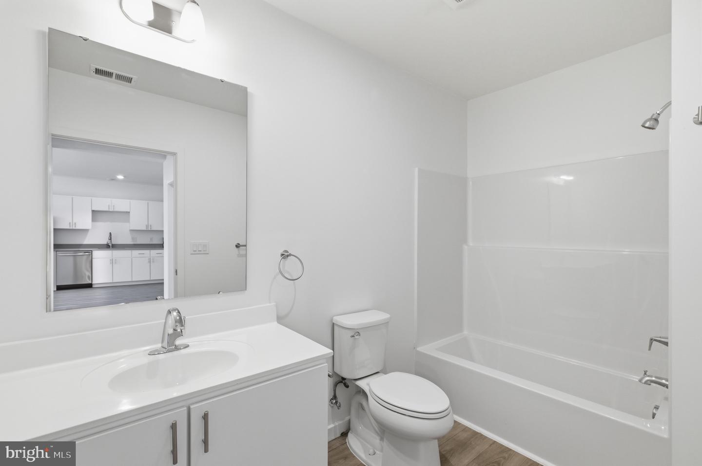 915 N Broad St #606 Property Photo 11
