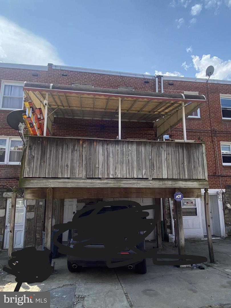 2155 Fanshawe St Property Photo 11
