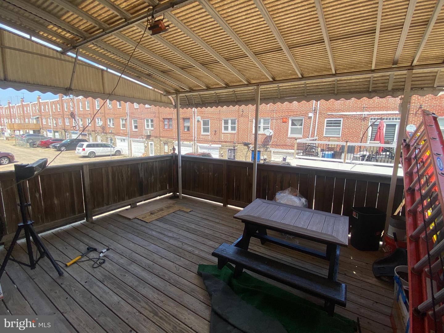 2155 Fanshawe St Property Photo 12
