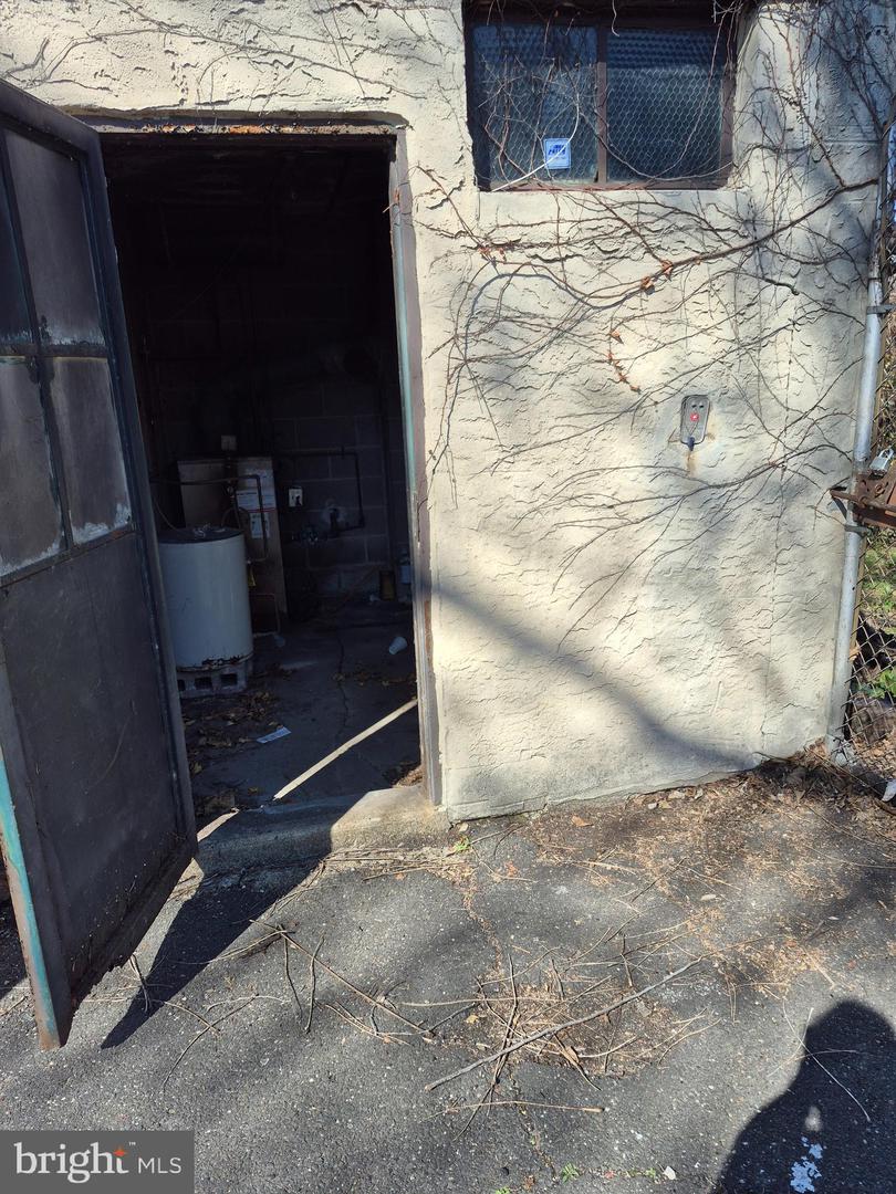 6139-43 E Wister St Property Photo 5