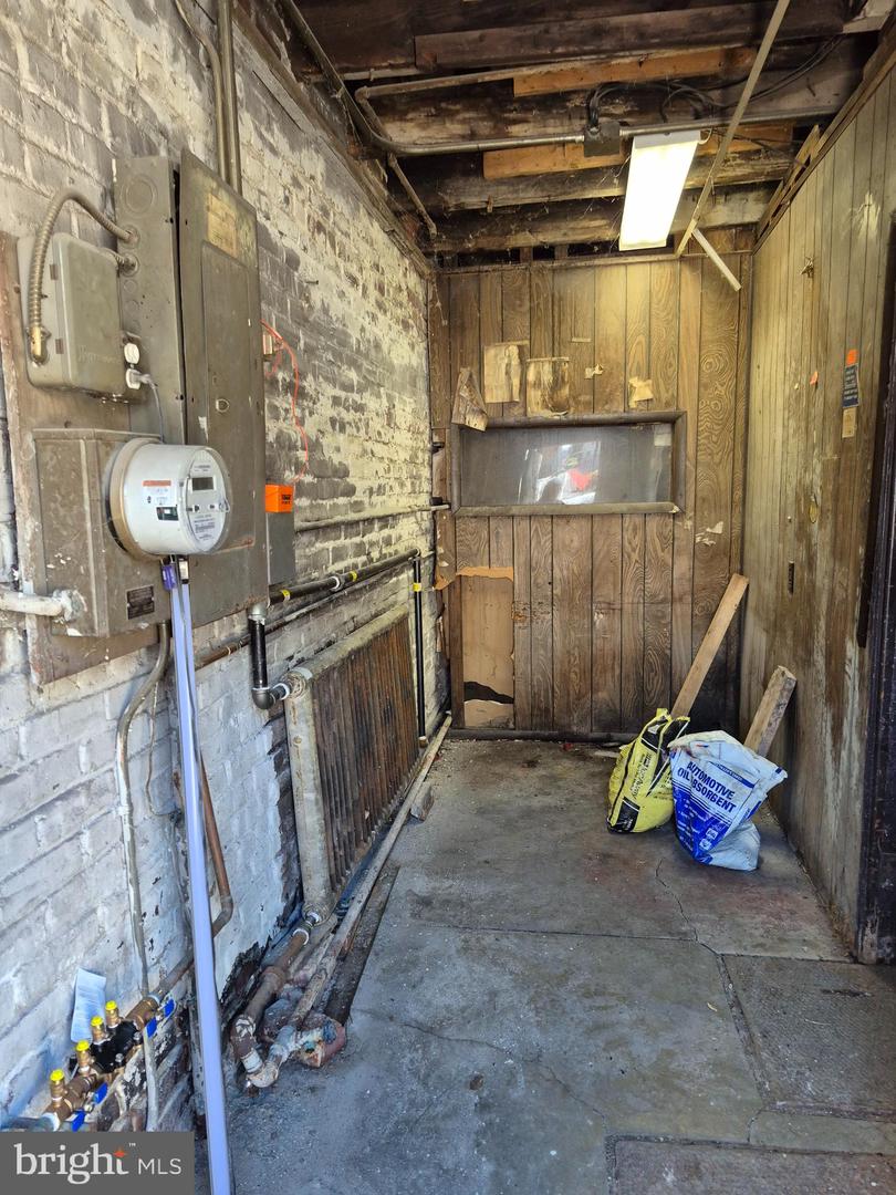 6139-43 E Wister St Property Photo 6