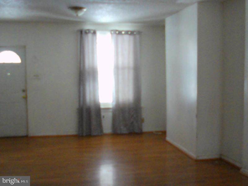 539 E Walnut Ln Property Photo 8