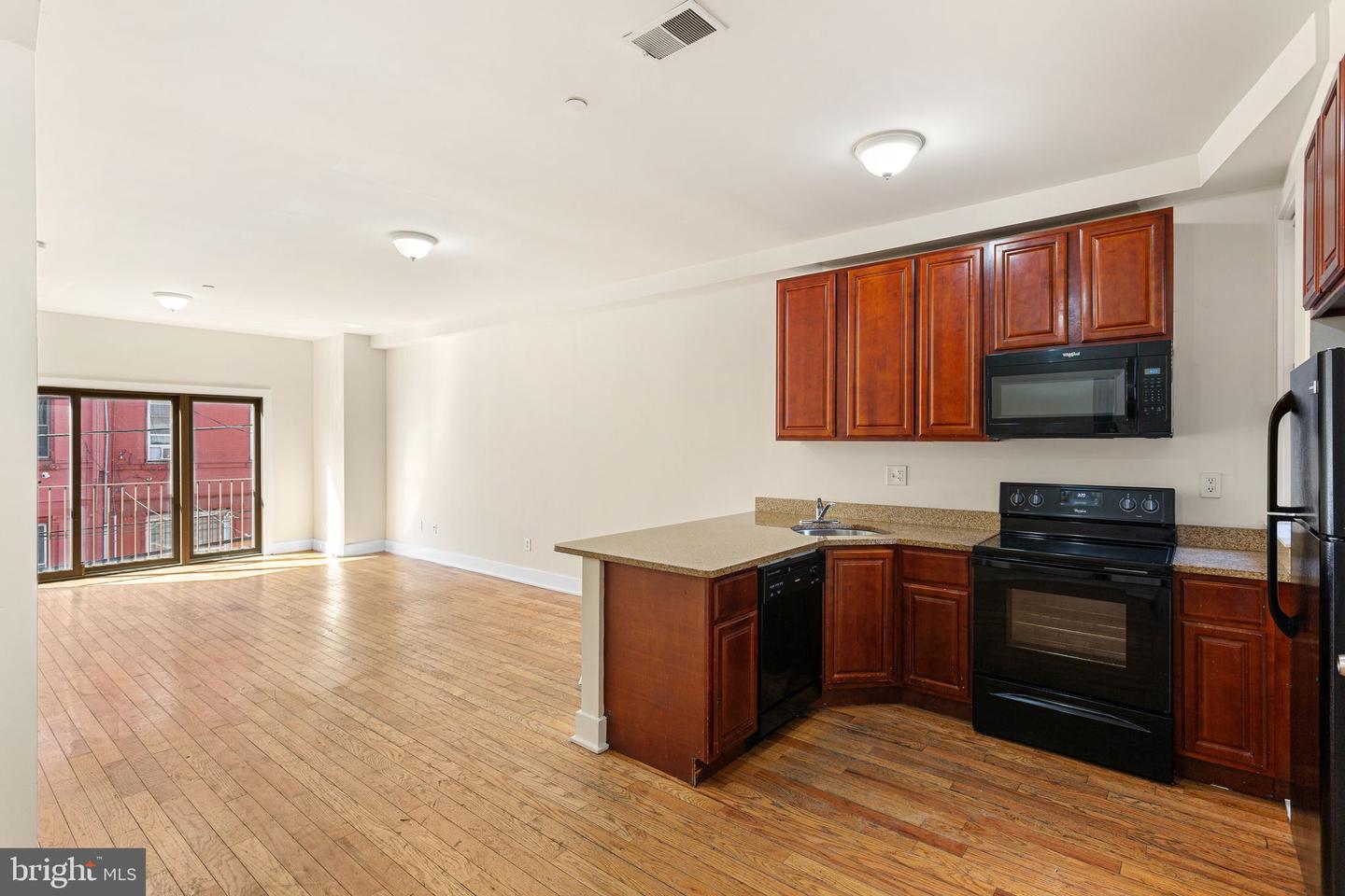 1921 N Gratz St Property Photo 4