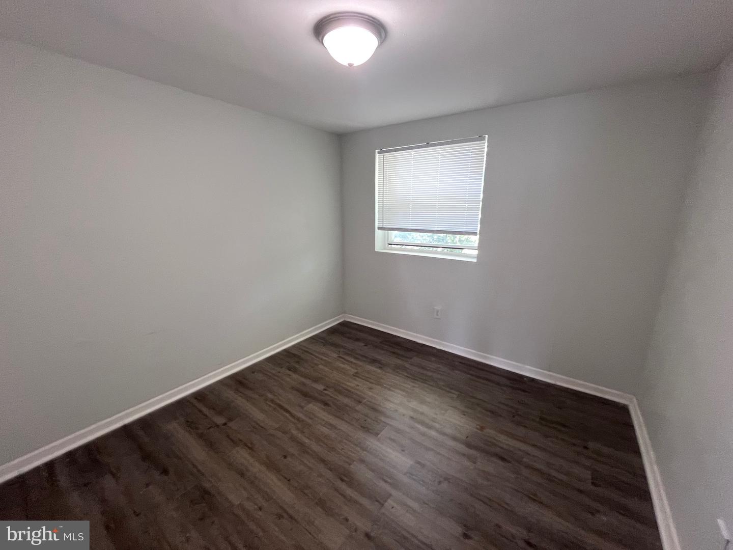 2915 Edgley St Property Photo 7