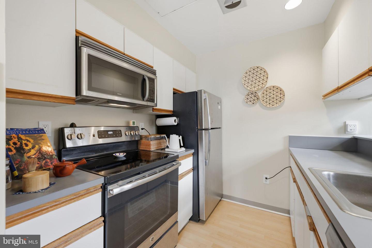 1601-00 Spring Garden St #207 Property Photo 6