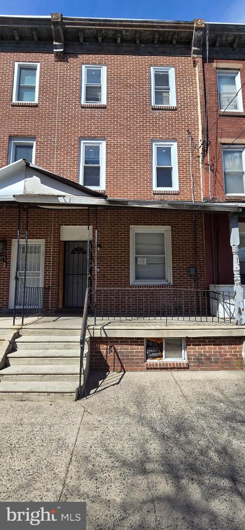 1925 Rowan St Property Photo 1
