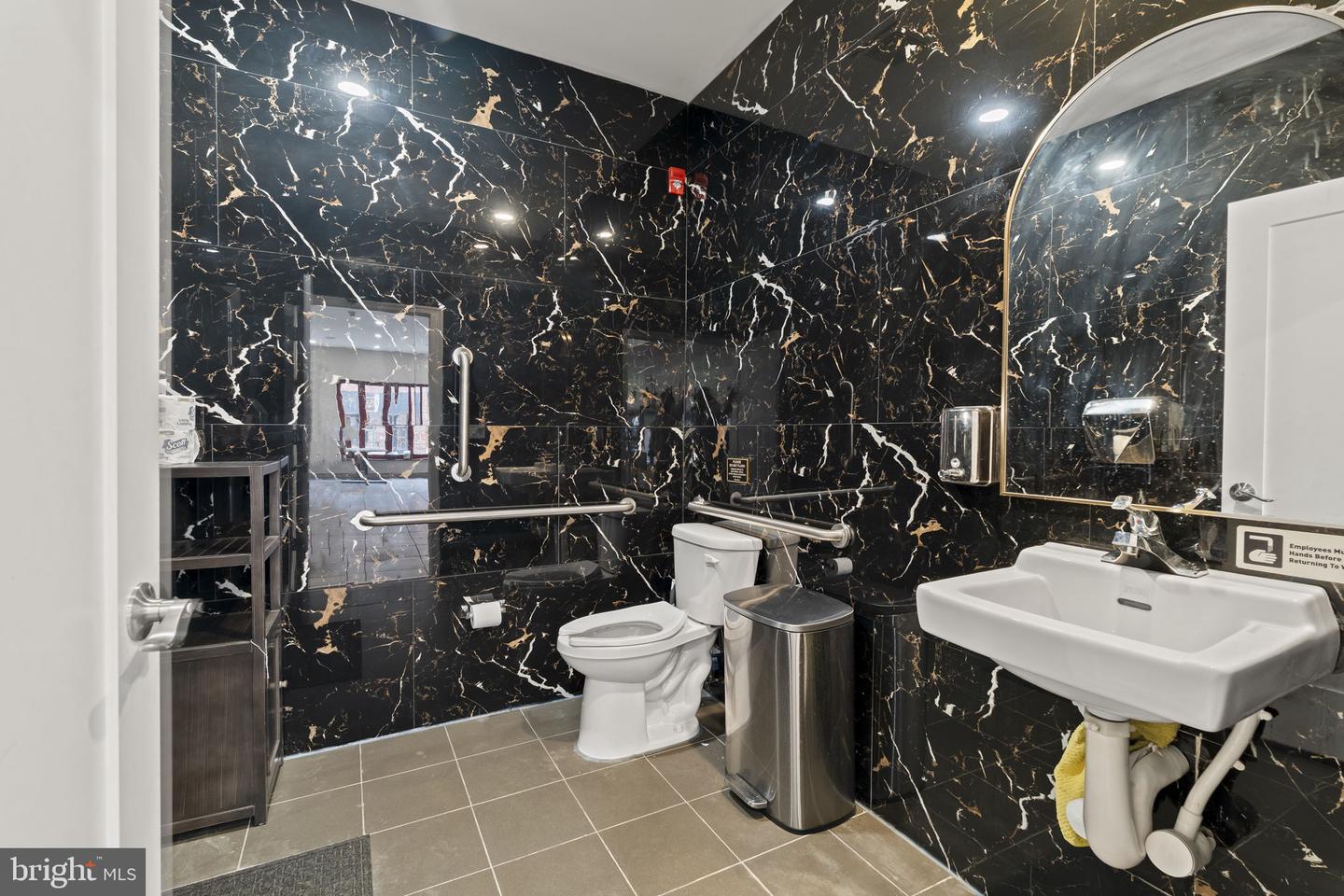 1627-29 E Passyunk Ave Property Photo 20