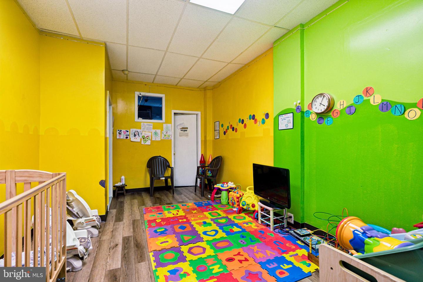 7221 W Passyunk Ave Property Photo 8