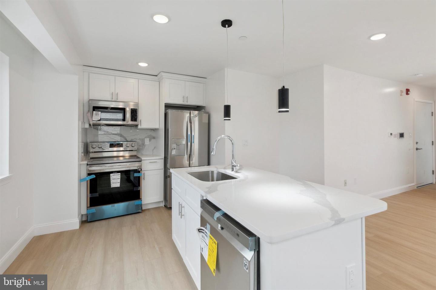 2118 W Oxford St Property Photo 11