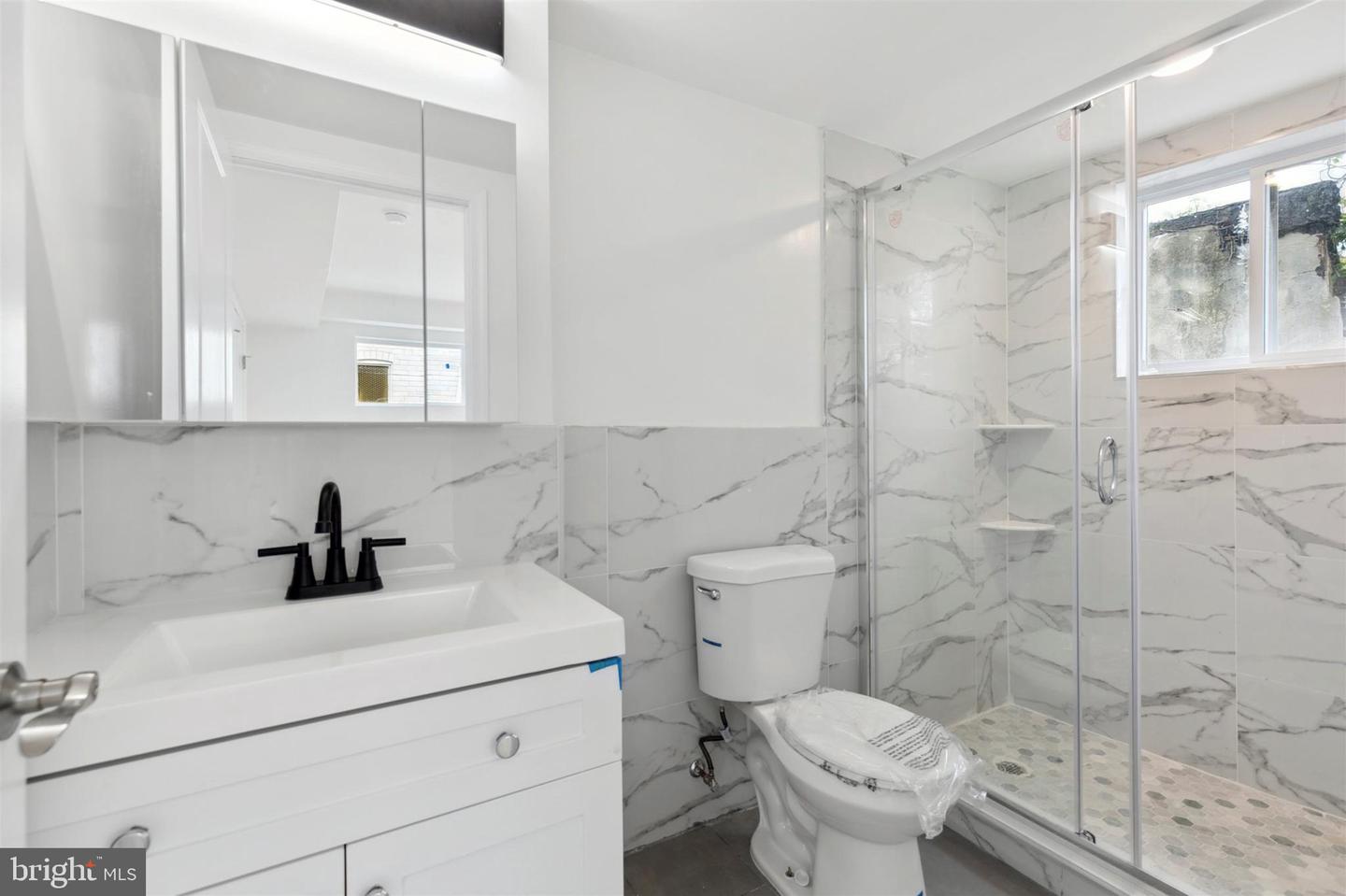 2118 W Oxford St Property Photo 14