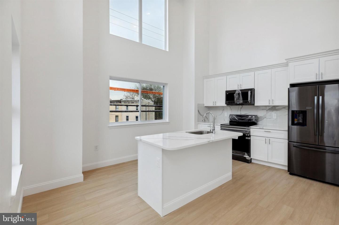 2118 W Oxford St Property Photo 19