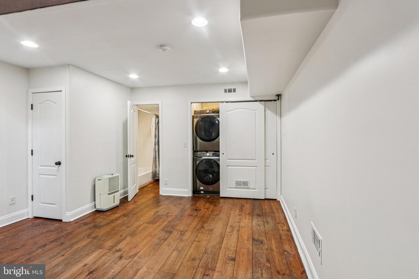 233 Brown St #3 Property Photo 11