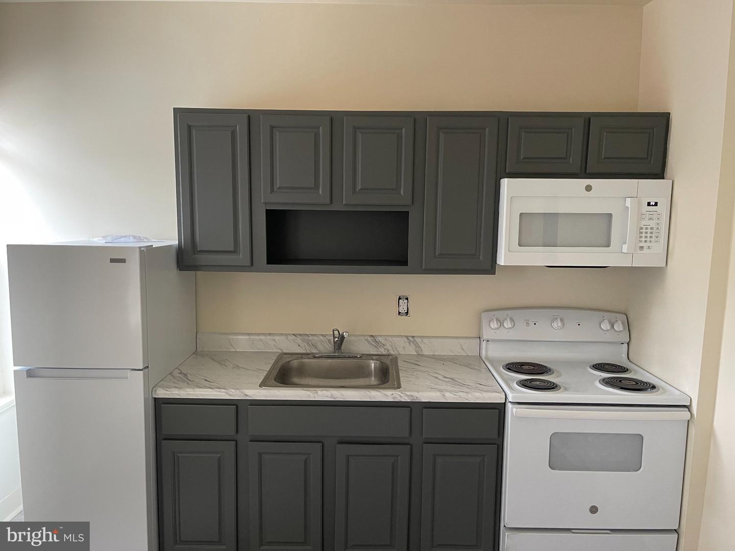 5122 Arch St Property Photo 2