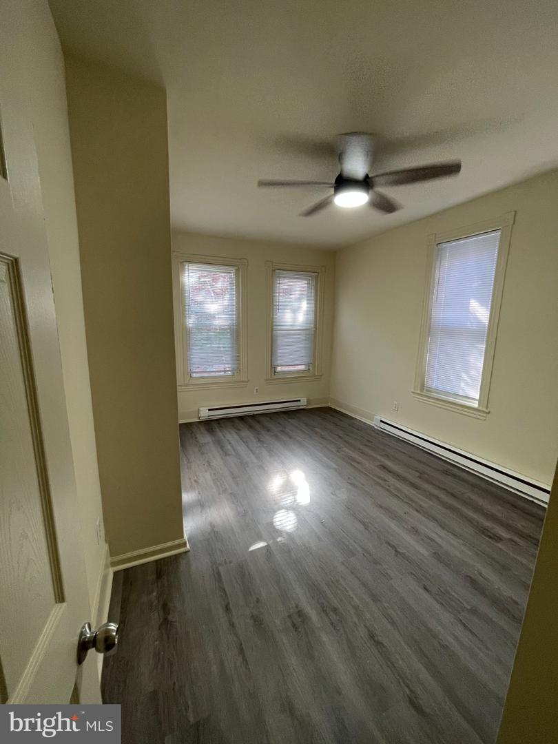 5122 Arch St Property Photo 3